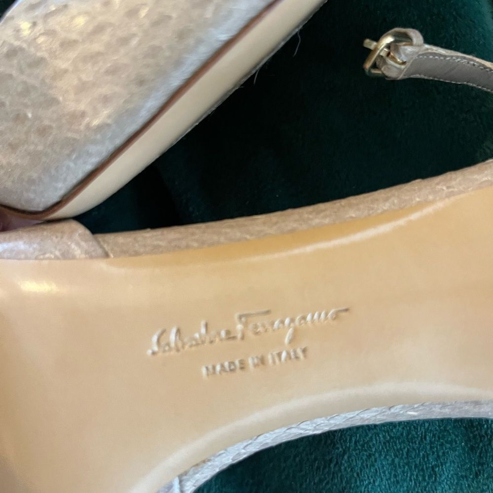 🔥 Ferragamo heels. Open toe. Brand new with crystal and gold metallic heels. - Picture 5 of 7